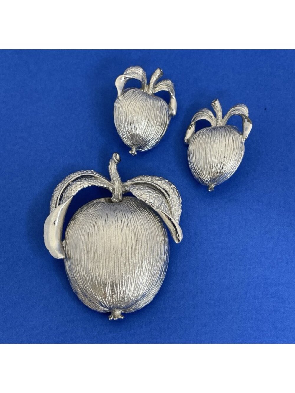 Vintage Sarah Coventry Adams Delight Apple Brooch Clip Earrings Set Silver-Tone
